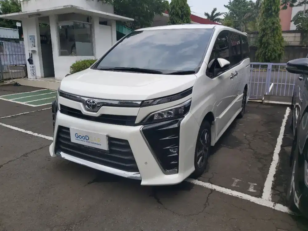 Toyota Voxy 2.0 cvt 2020 Dp Murah