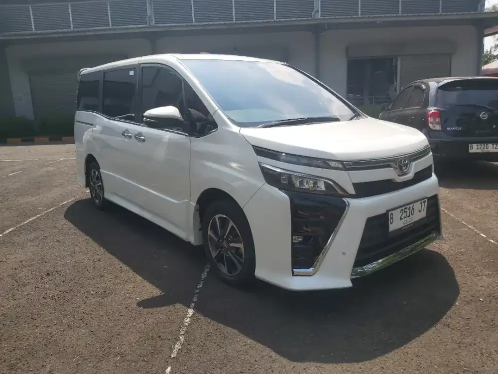 Toyota Voxy 2.0 cvt 2020 Dp Murah