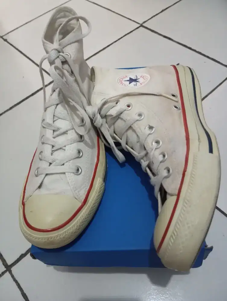 Sepatu Converse high putih