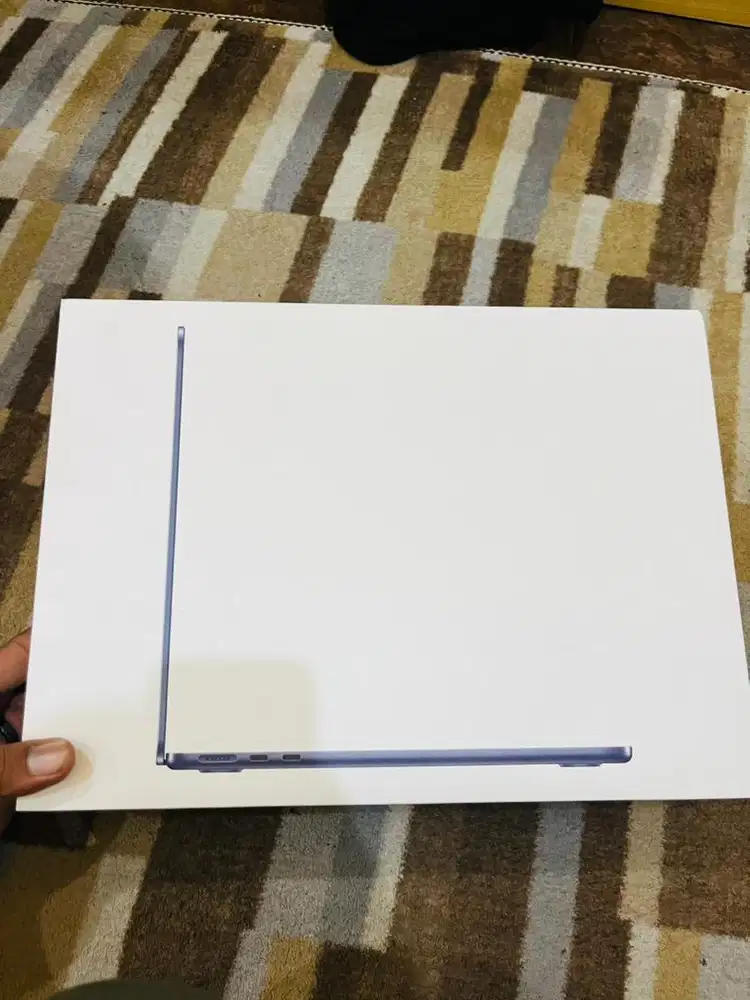 Macbook Air M3 2024 (13-inch) 16/256GB new ibox ID/A garansi resmi