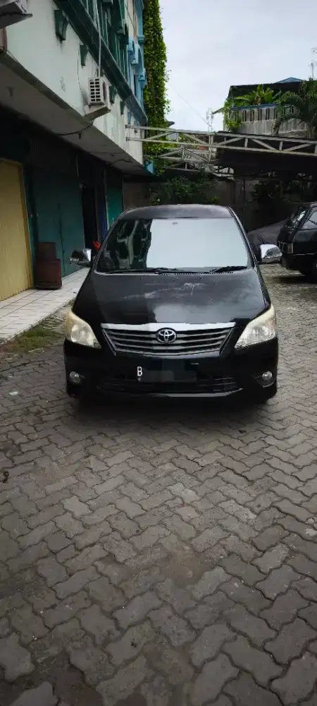 Dijual Mobil Innova Hitam 2012 E diesel manual