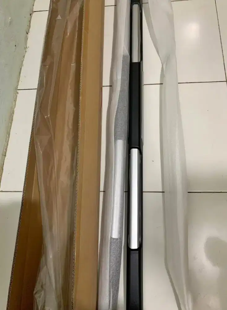 Roof rail raize atau rocky