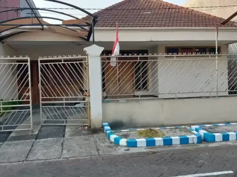 Turun Harga! Rumah lokasi Strategis di Kendangsari dekat Raya. one gate system