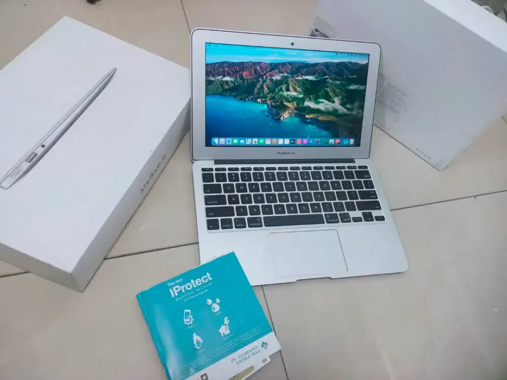 Dijual macbook air 11-inch siap pakai Lengkap COD bogor