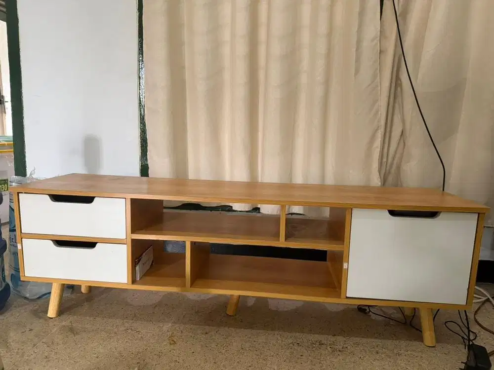 Meja rak tv serbaguna