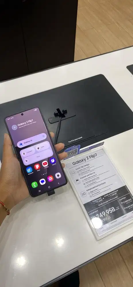 SAMSUNG GALAXY Z FLIP 7