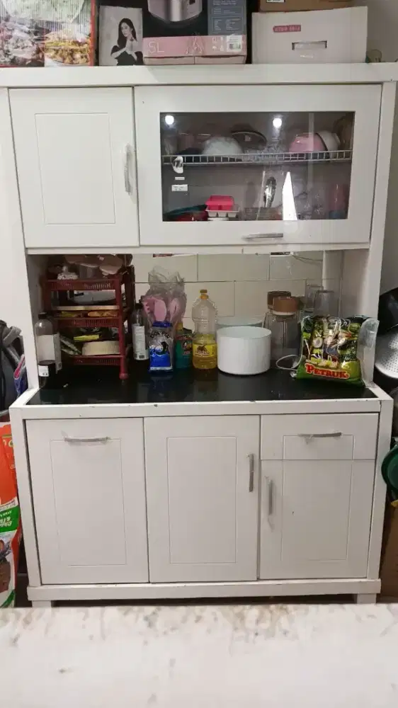 lemari rak piring minat cek lokasi,,minus pemakian jah