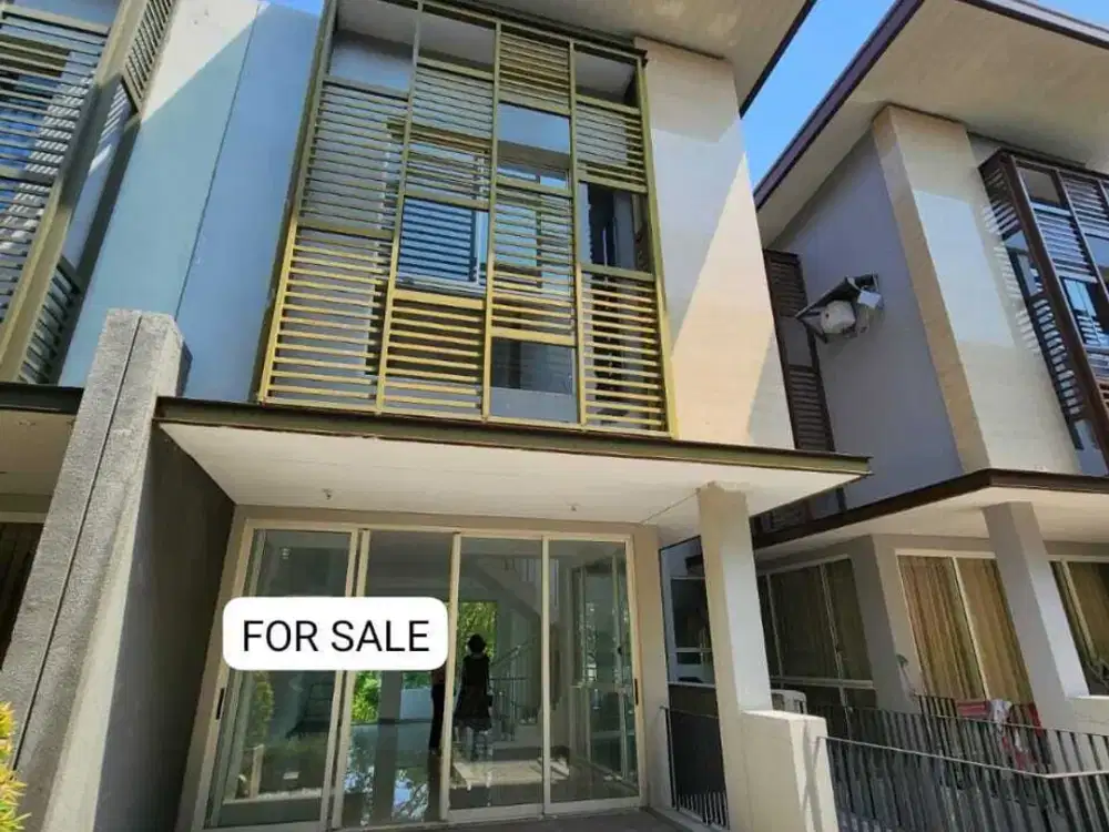 JUAL CEPAT BU MURAH RUMAH WISATA BUKIT MAS NOTREDAME 3 LANTAI SHM