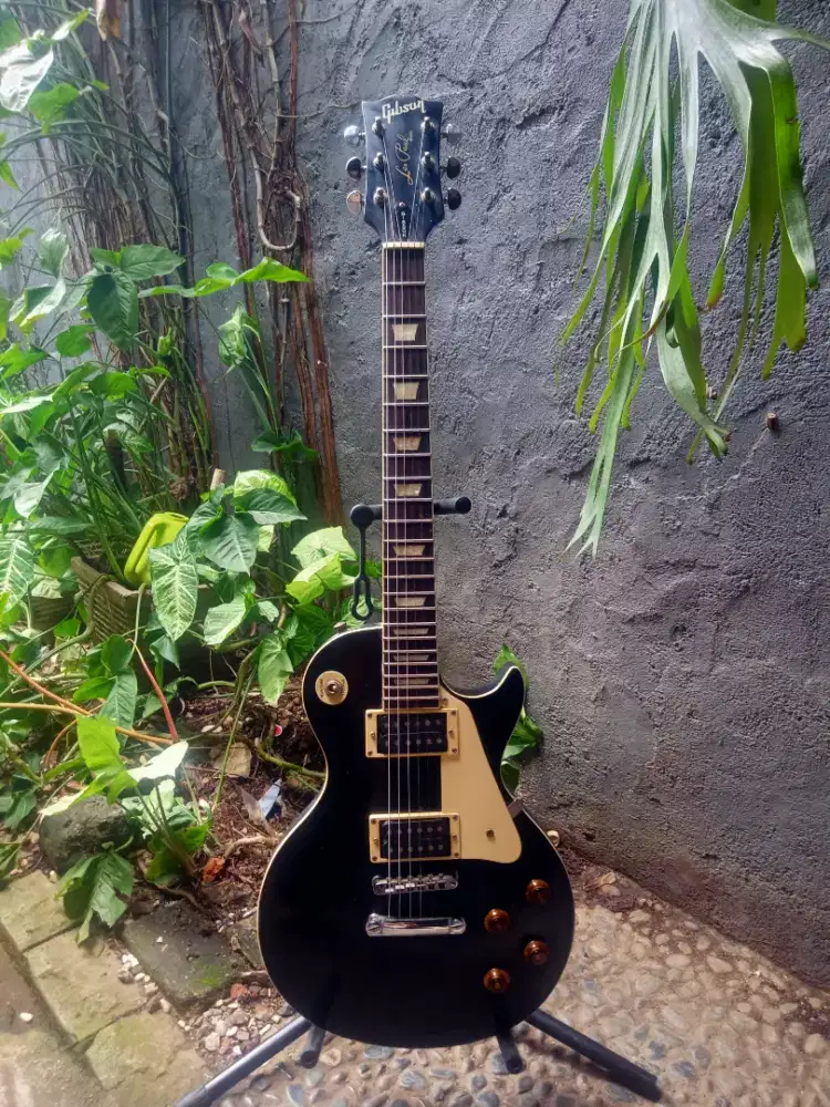 Gitar listrik Gibson les paul costum
