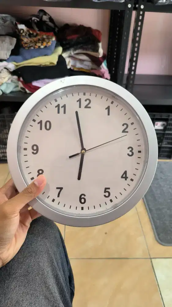 Jam dinding kotak penyimpanan rahasia