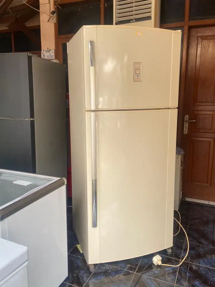 Jual kulkas jumbo sharp