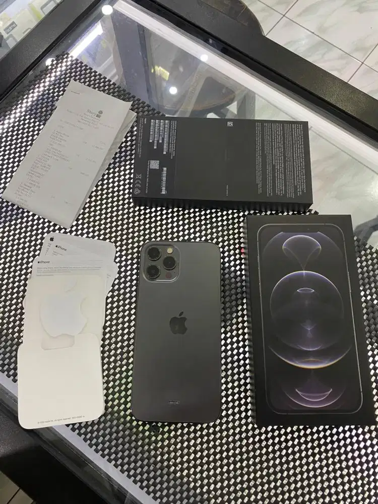 Iphone 12 pro max . 256 GB resmi/ibox