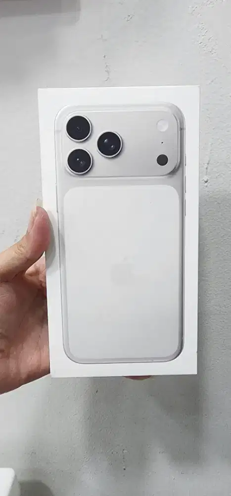 New iphone 17 promax 256 silver