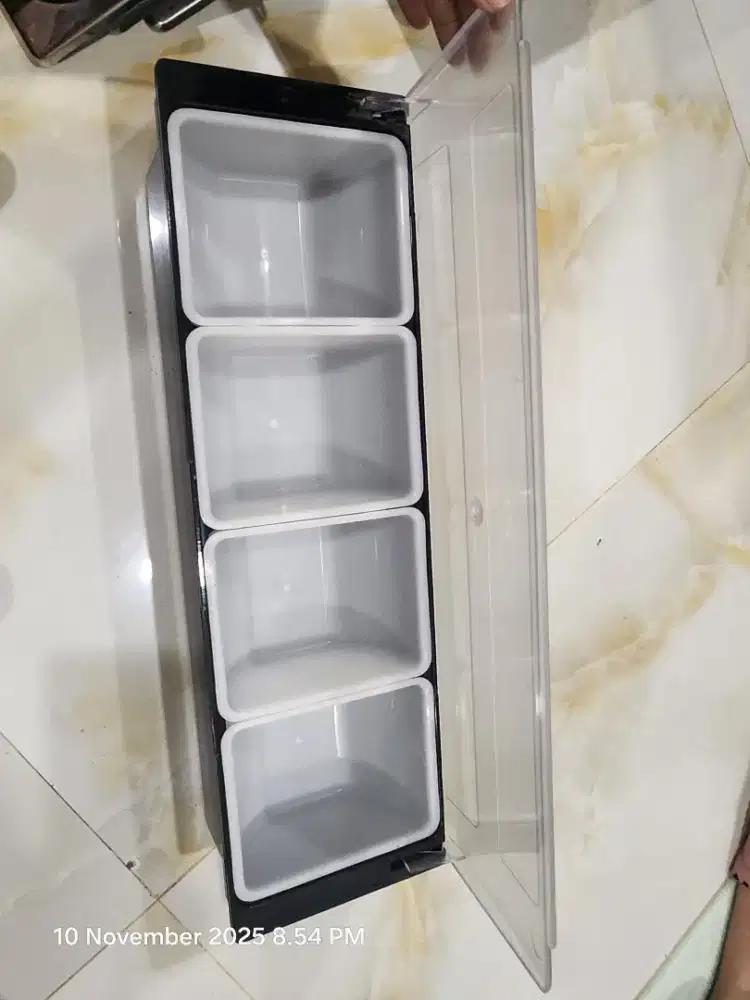 Tempat bumbu sekat 4