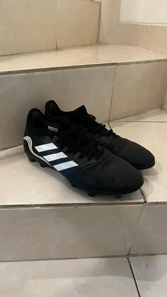 Adidas Copa Sepatu Bola & Futsal + Adidas Alphabounce Ukuran 44