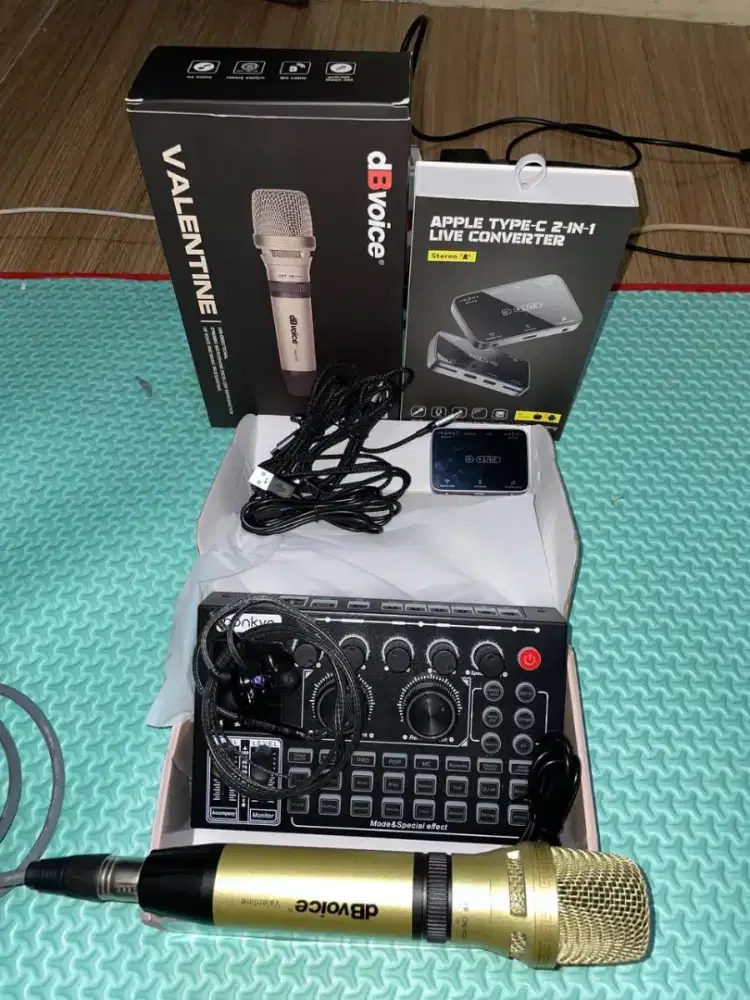 Jual murah saja boskquee... Alat livestreaming karaoke satu sett