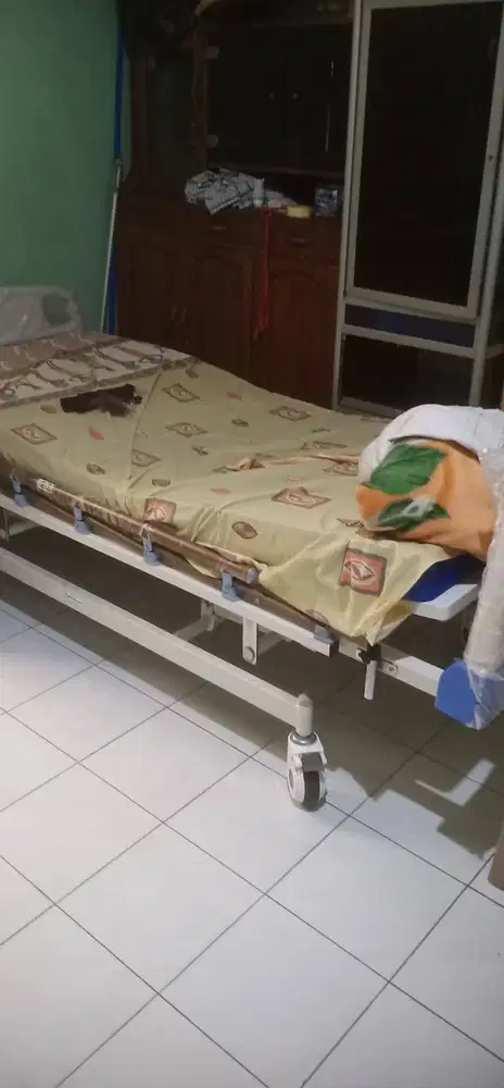 Jual Hi-Lo Hospital Bed With Fowler Type ABS Crank 3 + Matras