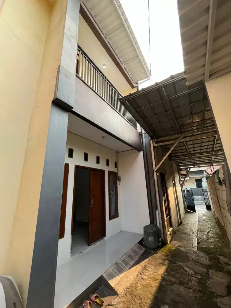 (Bulanan) Disewakan Rumah Pinggir Jalan Kalisari