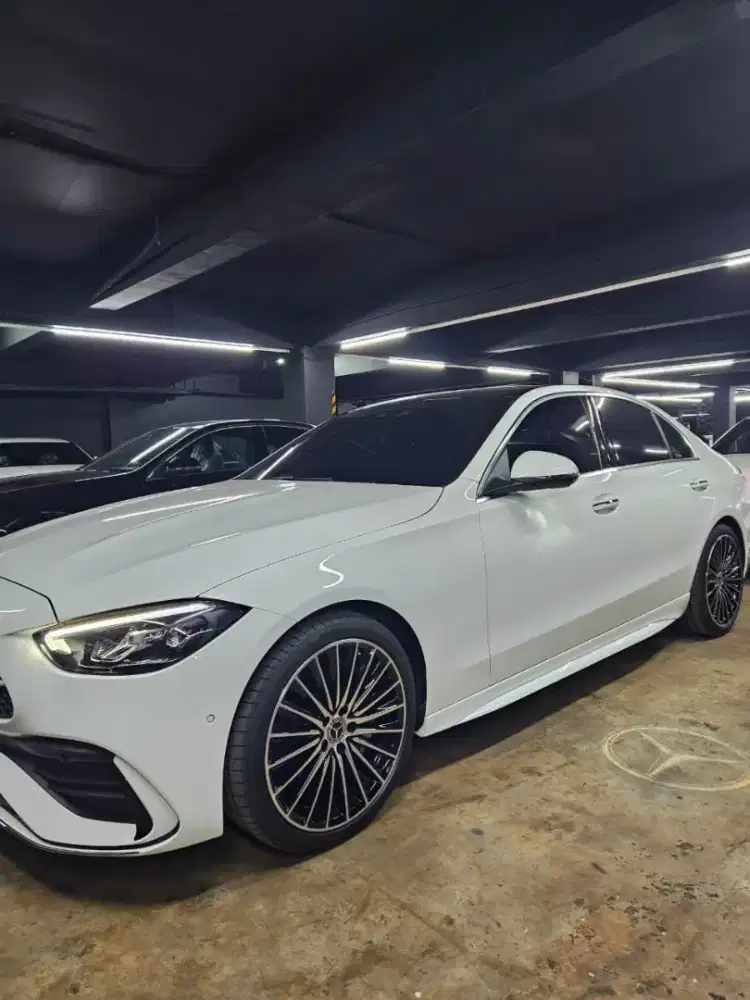 C 300 AMG Line Tahun 2025