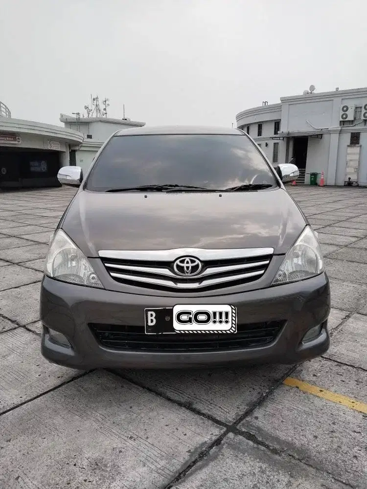 (Tdp 9jt) Kijang Innova 2.0 V Luxury AT 2011 Abu Bensin