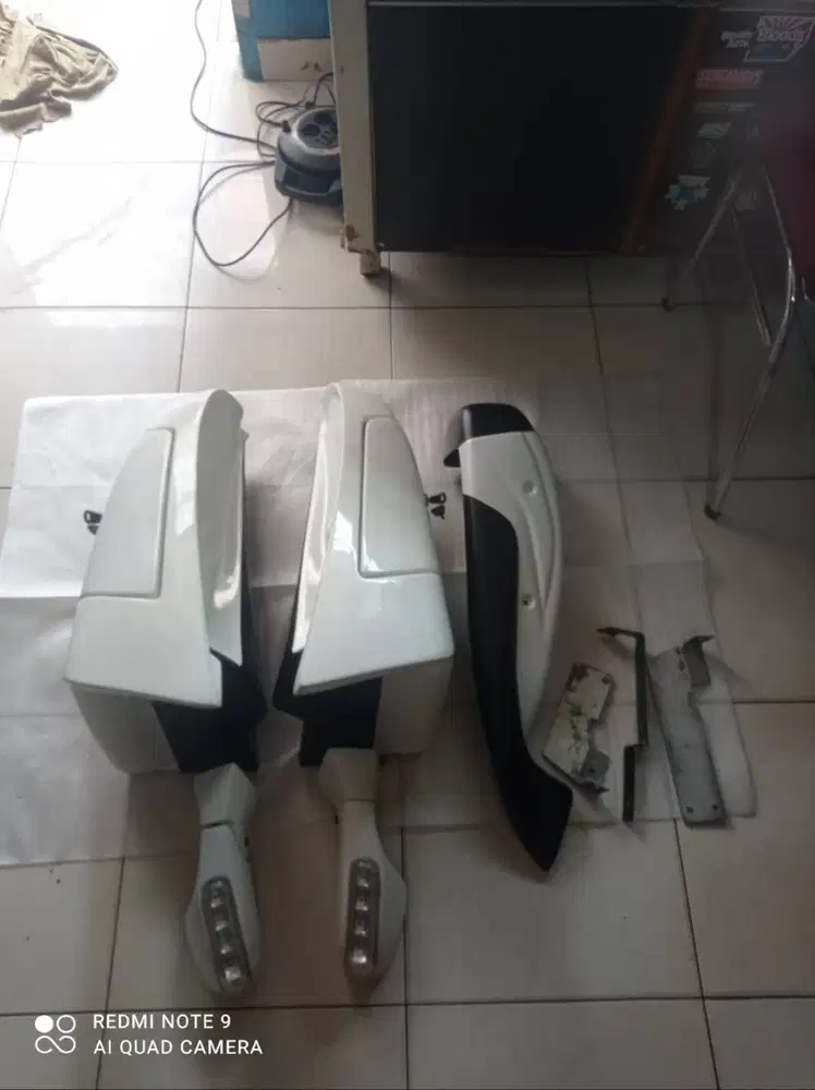 SideBox samping kanan kiri,cover kenalpot,Sein kanan kiri LED Pcx