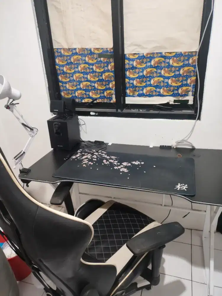 Jual all in kursi, meja, speaker, dan lampu jepit