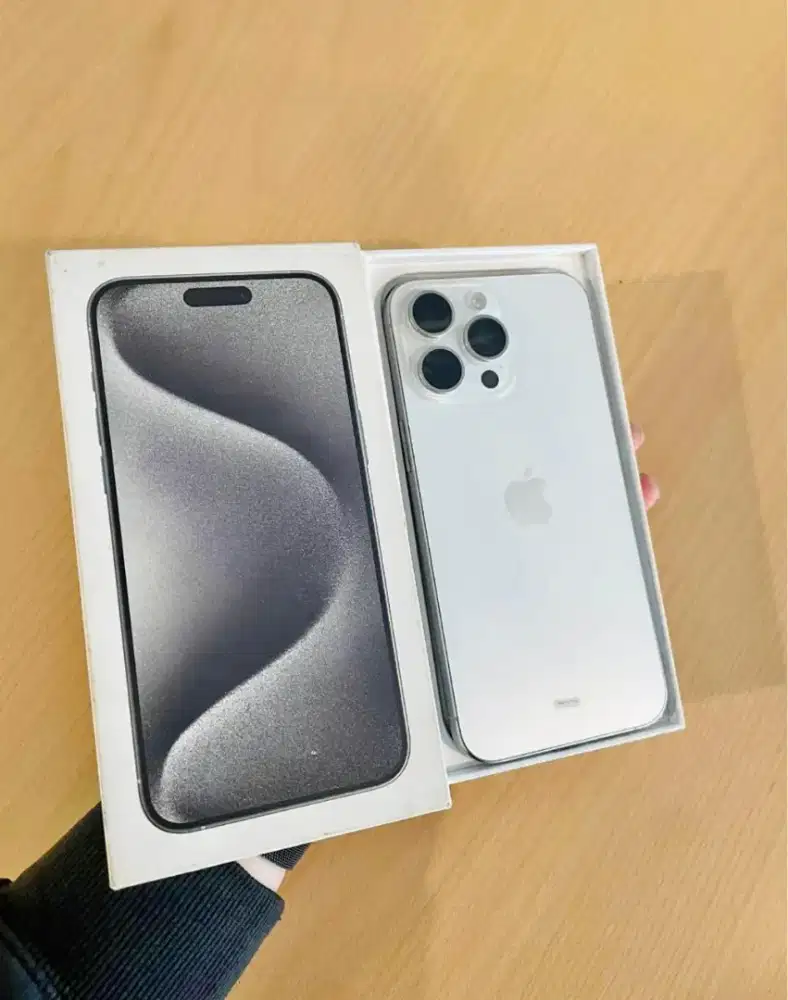 IP 15 PRO 256GB SILVER TITANIUM