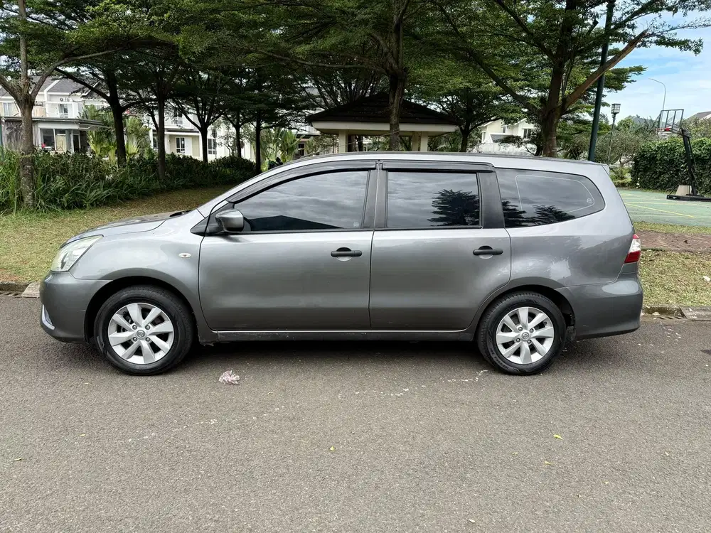 Nissan Grand livina 2013 Bensin