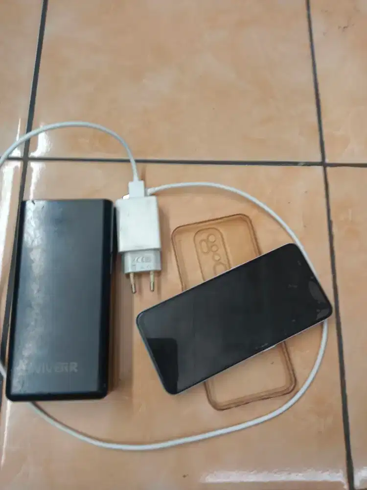 Di jual hp oppo A92020 Ram 8/128 dan power bank merk vivera 50.000MAH