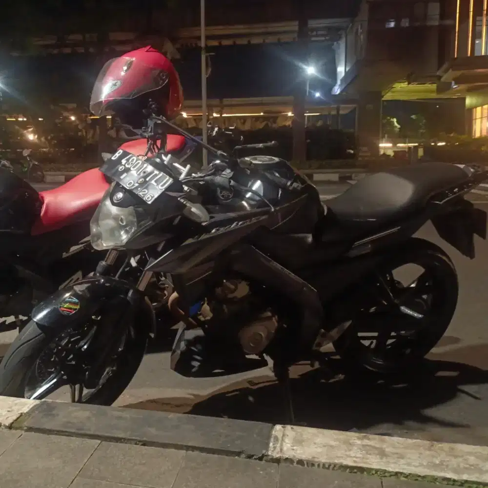 Motor yamaha VIXION NVA 2016 murah LENGKAP tinggal pake tangan pertama