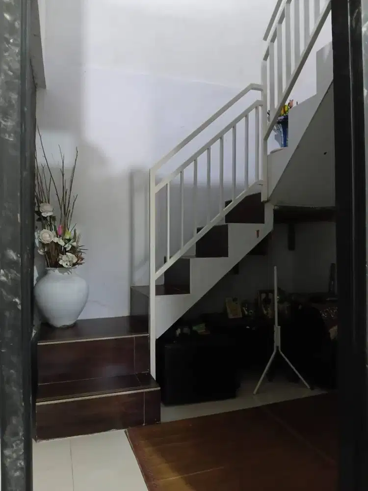 RUMAH DISEWAKAN – LOKASI STRATEGIS  Lokasi: Tapos - Depok