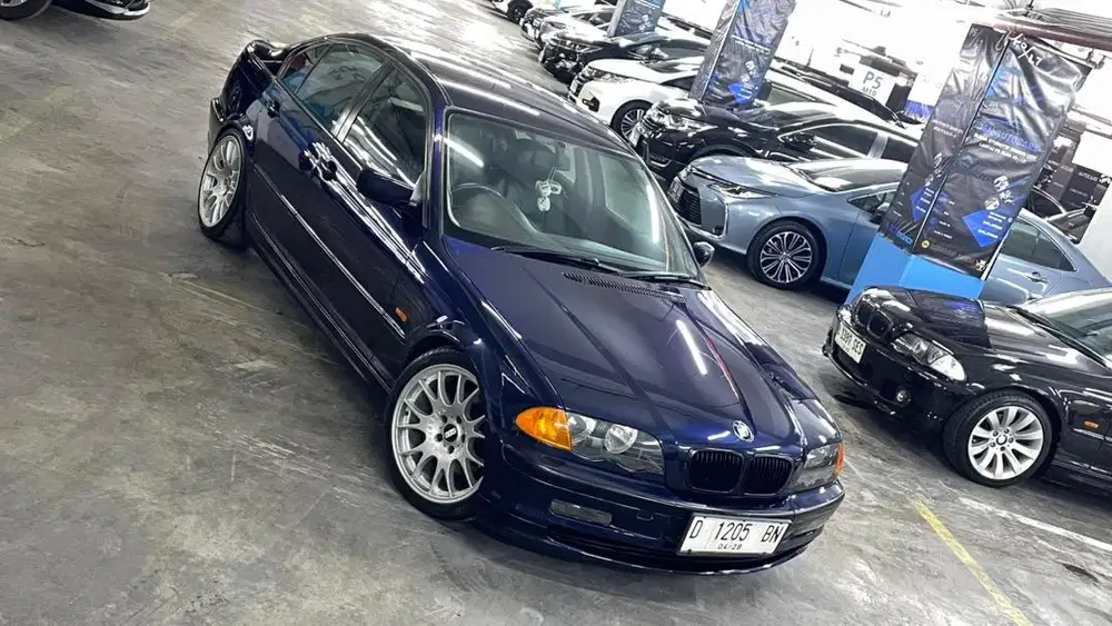 BMW 325i E46 M54 2001 Mauritius Blue. Mobil cakep bray