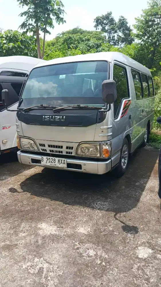 2016 Isuzu Elf Minibus NHR 55 AC 15 Kursi