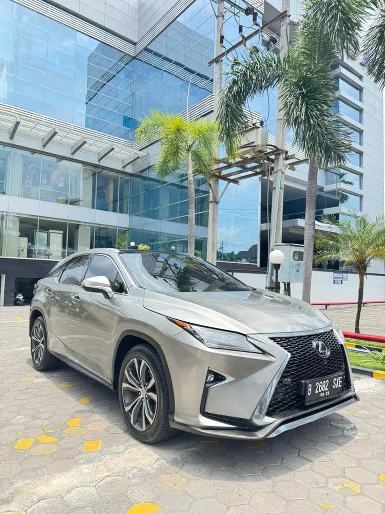 DP0 KM70rbn Lexus RX200T 2016 Luxury generasi sebelum RX300