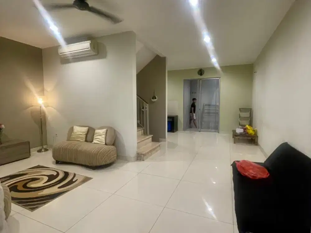 Disewa Rumah Cluster Piano PIK Uk 6x15 m² semi furnished at Jakarta Utara