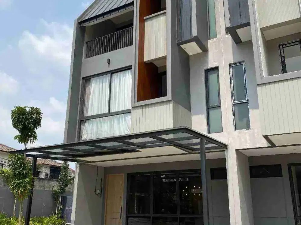 Di jual Rumah, Lokasi strategis , Bebas banjir, harga terbaik.