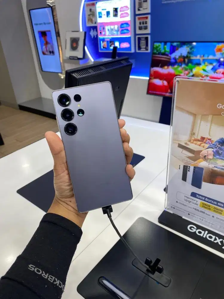 new series samsung galaxy s25 ultra free buds3FE dan bluuthoth speaker