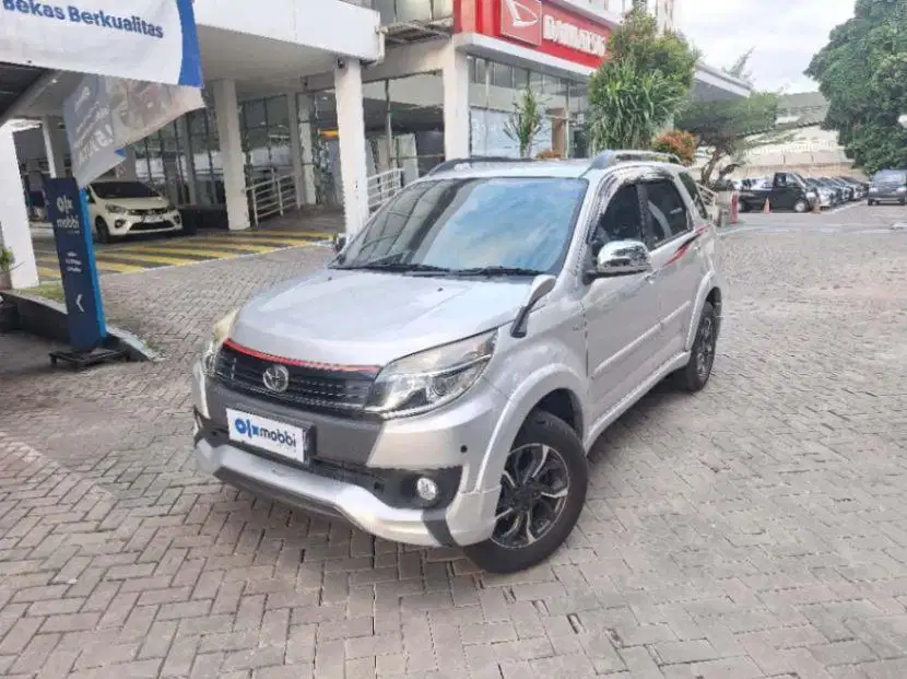 LOW DP Toyota Rush 1.5 TRD Sportivo Ultimo Bensin-AT 2017 BOH