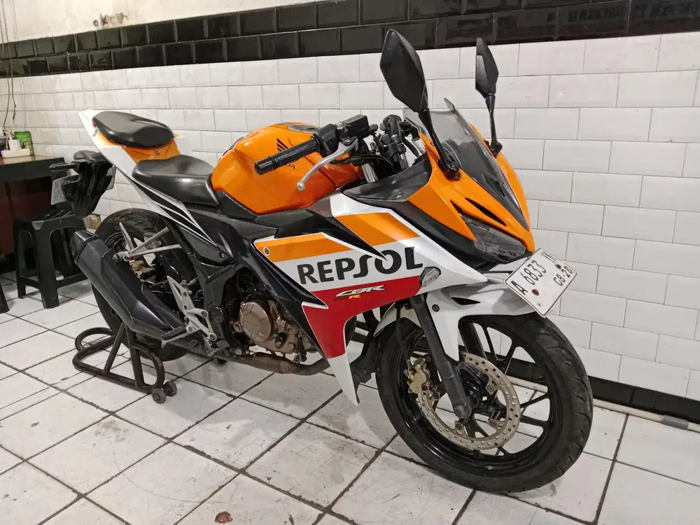 Honda cbr150r tahun 2018 siap gass