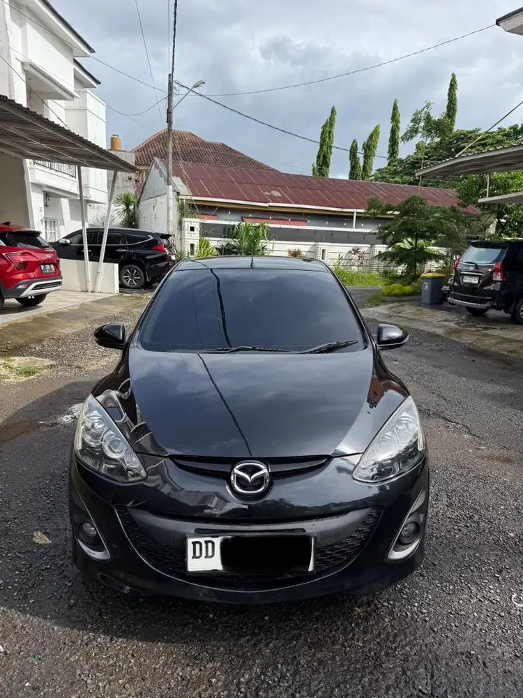 Mazda 2 R matic 2013
