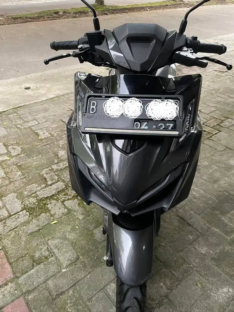 Dijual Cepat! Vario 160 CBS 2022 – Kondisi Istimewa