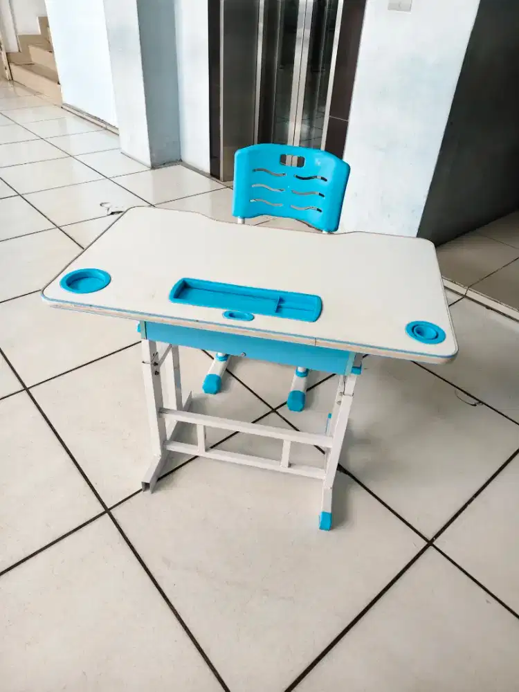 Meja kursi anak tk/sd sekolah