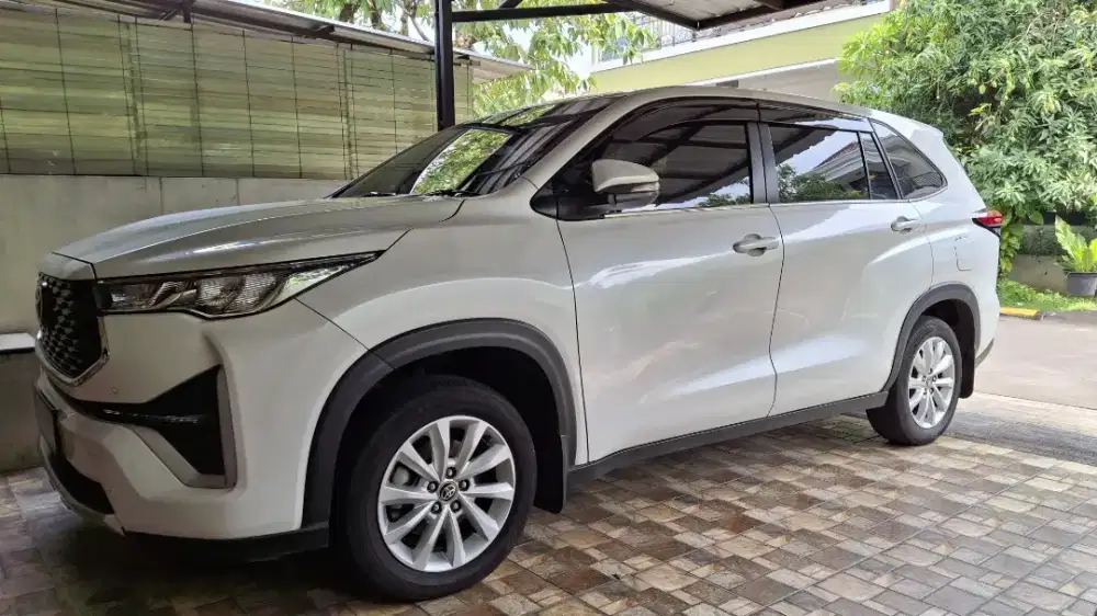 Innova zenix, v bensin, 2022