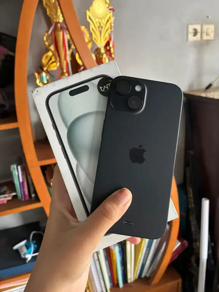 Iphone 15 256 ibox black sebulan pakai bh 100%