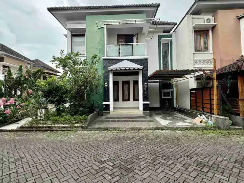 RUMAH MEWAH HOOK 2 LANTAI DALAM PERUMAHAN ELITE DI JALAN IMOGIRI BARAT KM 7