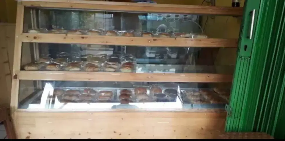 Etalase Rak Kue Roti Donut Cafe Resto Kaca Food Display