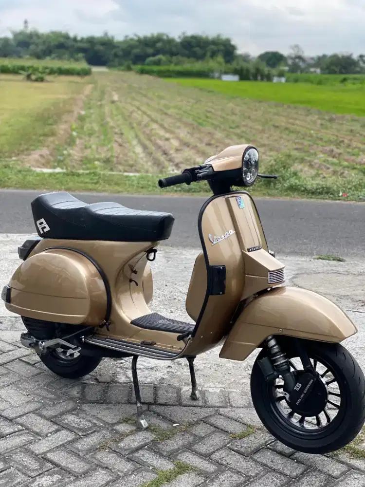 Dijual Vespa PX tahun 1980