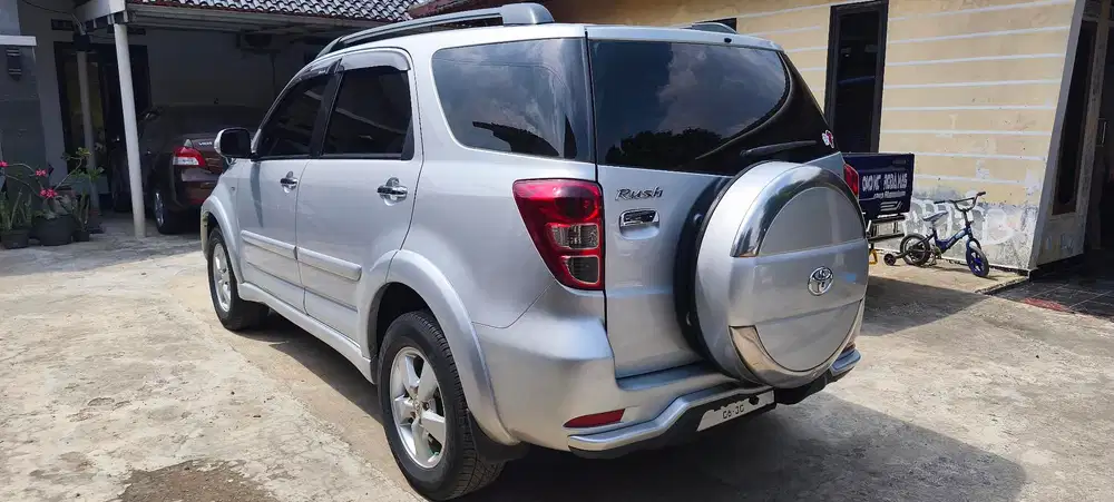 Toyota Rush 2010 Bensin