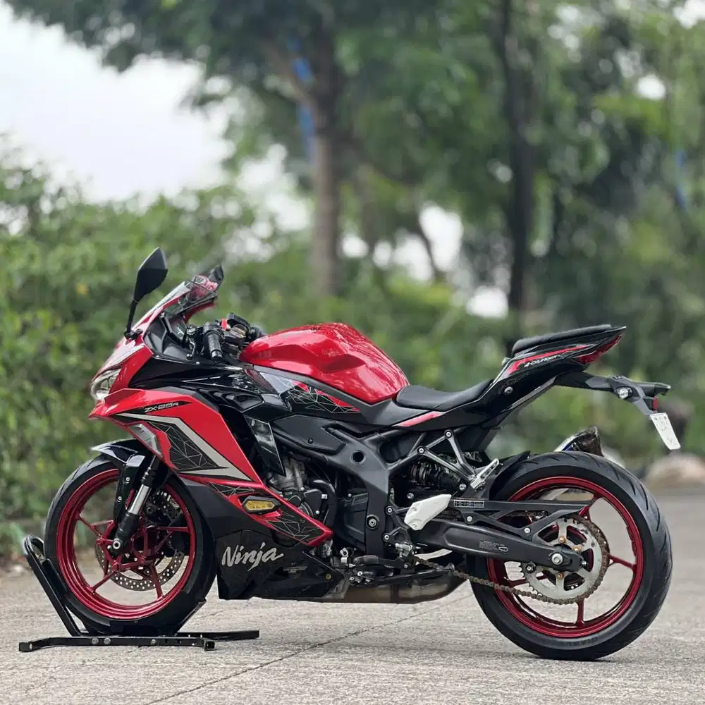 KAWASAKI ZX25R ABS TFT MERAH 2023 KM LOW PAJAK PANJANG KAYAK BARU