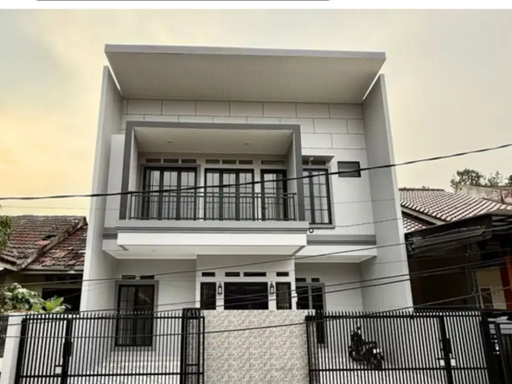 BIG HOUSE BIG VALUE!! RUMAH SIAP HUNI LOKASI SUPER STRATEGIS
